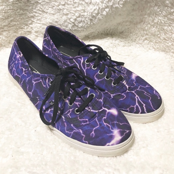 skate shoes with lightning bolt